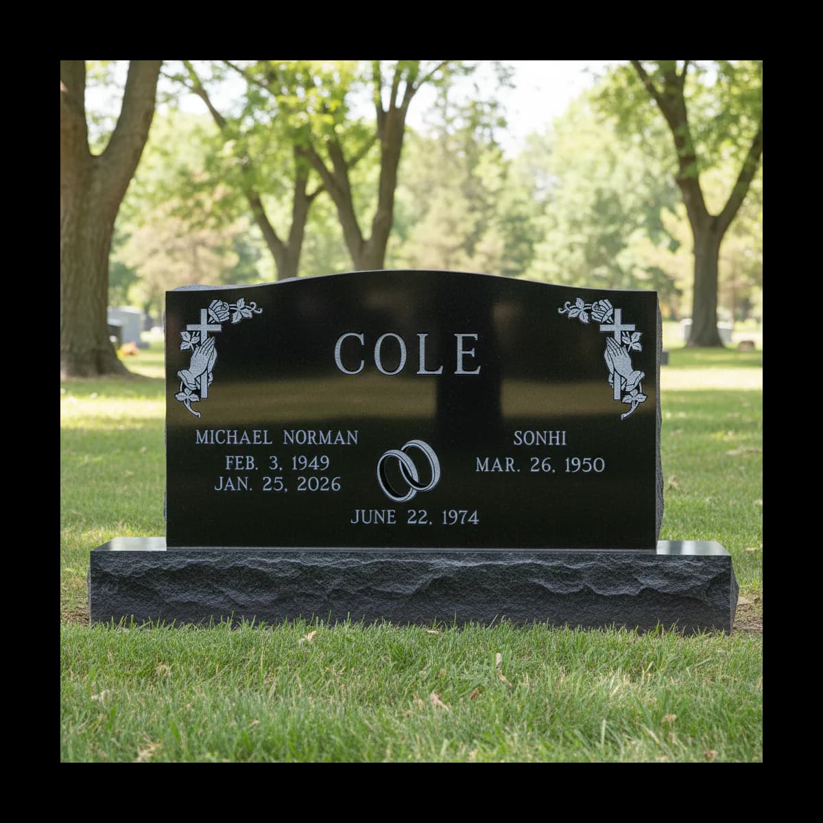 Serpentine Praying Hands & Rings Upright Monument